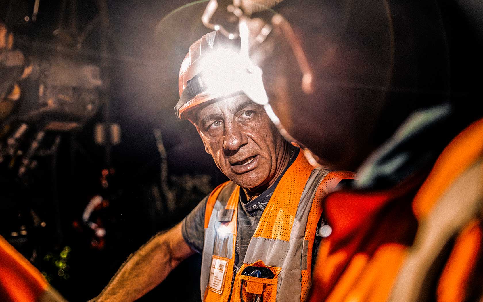 Peter Perzl GmbH: Stellenangebote, Mitarbeiter, Nachtbaustelle